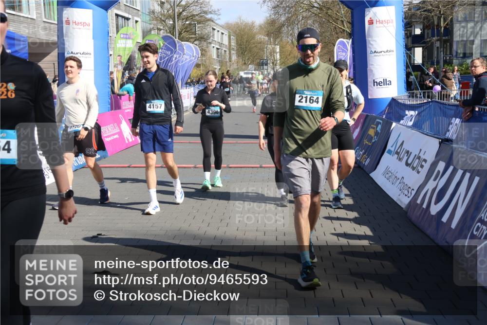 12.04.2026 - 45. Internationalen Wilhelmsburger Insellauf Strokosch-Dieckow http://msf.ph/oto/9465593 12.04.2026 10:58:27 Ziel 2228, 4396 meine-sportfotos.de