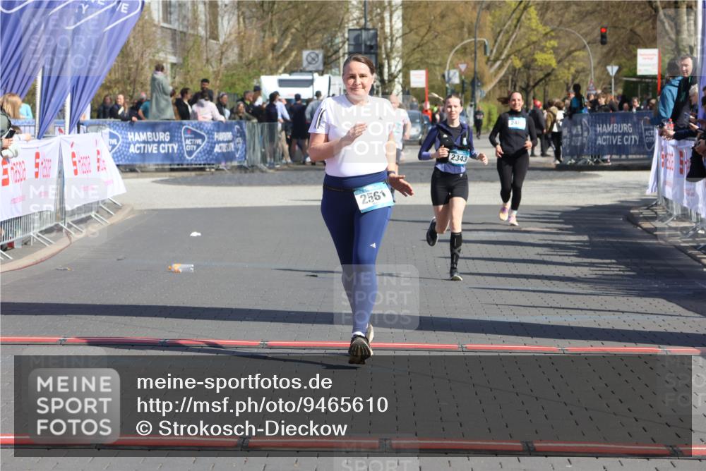 12.04.2026 - 45. Internationalen Wilhelmsburger Insellauf Strokosch-Dieckow http://msf.ph/oto/9465610 12.04.2026 11:16:04 Ziel 2561, 2343 meine-sportfotos.de