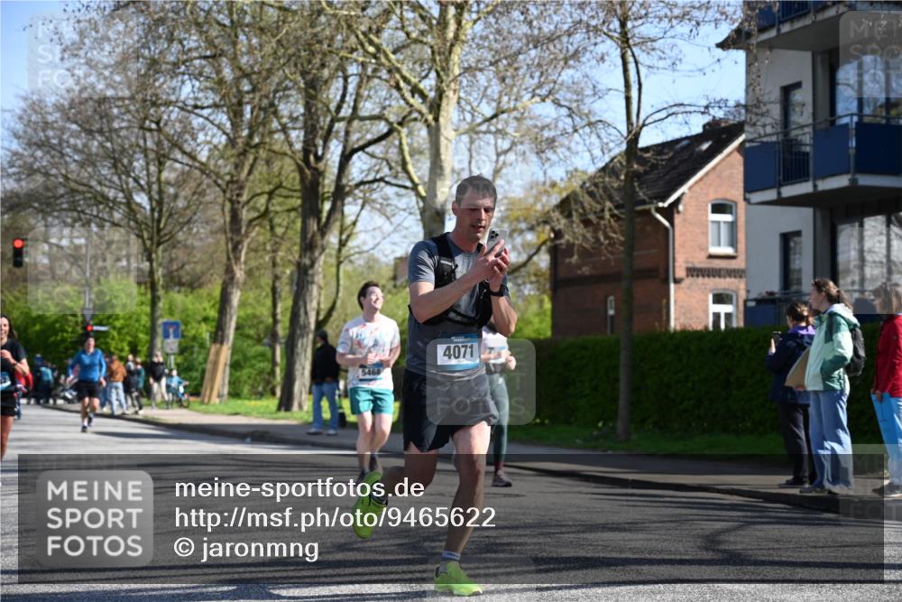12.04.2026 - 45. Internationalen Wilhelmsburger Insellauf J. Mangold http://msf.ph/oto/9465622 12.04.2026 10:58:30 Ziel 4215, 4394, 3665, 3968, 4577, 5703, 3142, 5468, 3140, 4071, 2553, 2989, 3825, 5615, 3150, 2269, 5366 meine-sportfotos.de