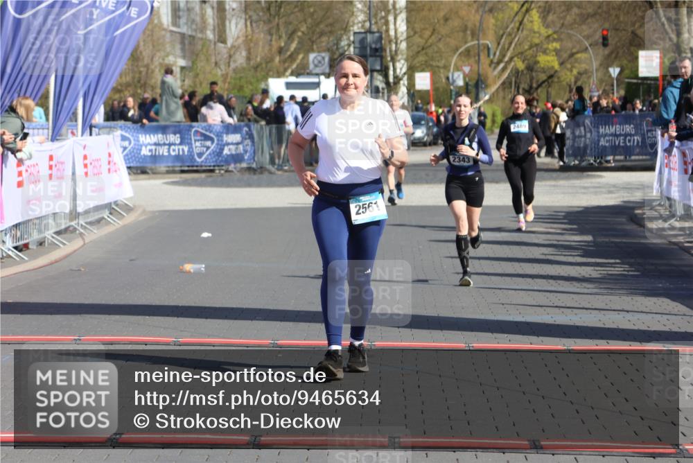 12.04.2026 - 45. Internationalen Wilhelmsburger Insellauf Strokosch-Dieckow http://msf.ph/oto/9465634 12.04.2026 11:16:04 Ziel 2561, 2343 meine-sportfotos.de