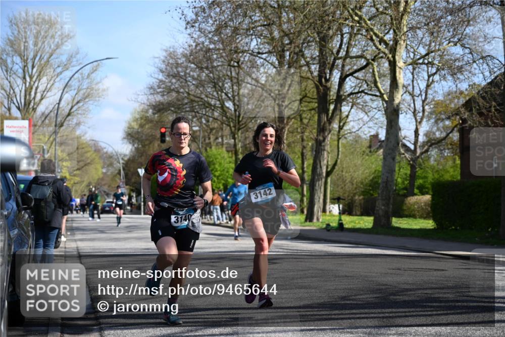12.04.2026 - 45. Internationalen Wilhelmsburger Insellauf J. Mangold http://msf.ph/oto/9465644 12.04.2026 10:58:32 Ziel 3665, 3968, 4577, 5703, 3142, 5468, 3140, 4071, 2553, 2989, 3825, 5615, 3150, 2269, 5366, 3044, 3045 meine-sportfotos.de