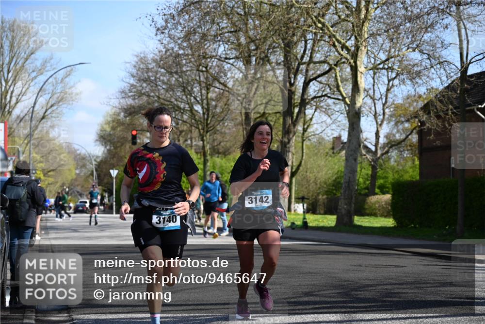 12.04.2026 - 45. Internationalen Wilhelmsburger Insellauf J. Mangold http://msf.ph/oto/9465647 12.04.2026 10:58:32 Ziel 3665, 3968, 4577, 5703, 3142, 5468, 3140, 4071, 2553, 2989, 3825, 5615, 3150, 2269, 5366, 3044, 3045 meine-sportfotos.de