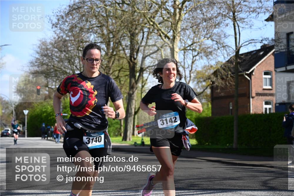 12.04.2026 - 45. Internationalen Wilhelmsburger Insellauf J. Mangold http://msf.ph/oto/9465657 12.04.2026 10:58:33 Ziel 3665, 3968, 4577, 5703, 3142, 5468, 3140, 4071, 2553, 2989, 3825, 5615, 3150, 3825, 5615, 3150, 2269, 5366, 3044, 3045, 3582 meine-sportfotos.de
