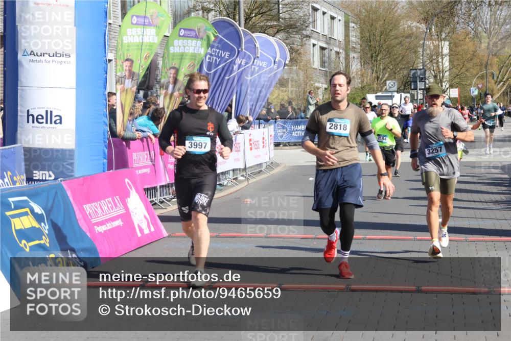 12.04.2026 - 45. Internationalen Wilhelmsburger Insellauf Strokosch-Dieckow http://msf.ph/oto/9465659 12.04.2026 10:58:34 Ziel 3997, 2818, 3257, 2499, 2194 meine-sportfotos.de