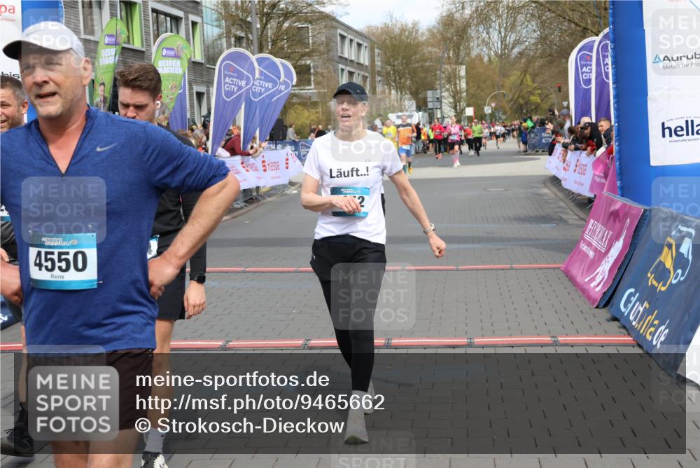 12.04.2026 - 45. Internationalen Wilhelmsburger Insellauf Strokosch-Dieckow http://msf.ph/oto/9465662 12.04.2026 13:12:53 Ziel 3914, 2545, 3352, 3348 meine-sportfotos.de
