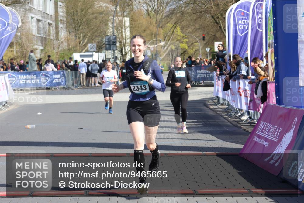 12.04.2026 - 45. Internationalen Wilhelmsburger Insellauf Strokosch-Dieckow http://msf.ph/oto/9465665 12.04.2026 11:16:08 Ziel 2561, 2343 meine-sportfotos.de