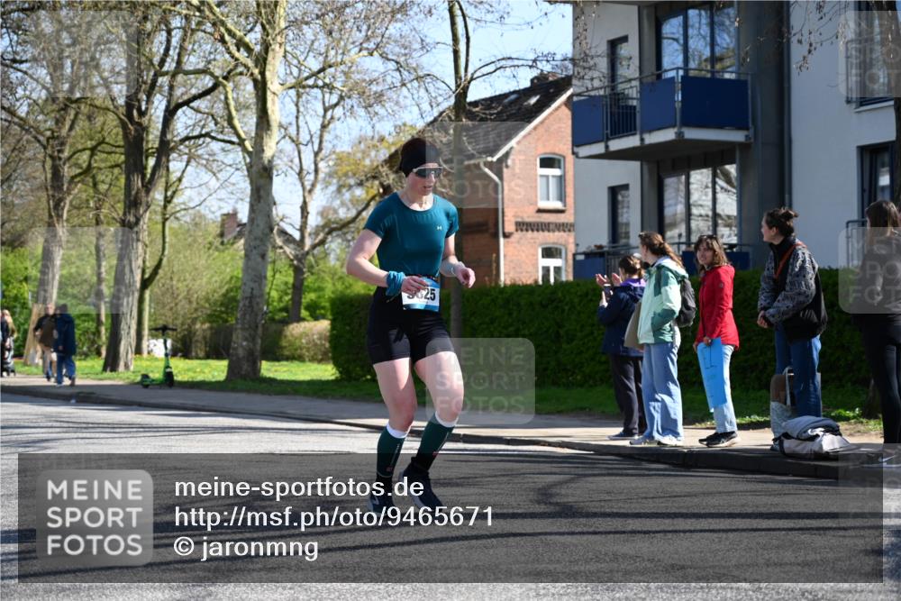 12.04.2026 - 45. Internationalen Wilhelmsburger Insellauf J. Mangold http://msf.ph/oto/9465671 12.04.2026 10:58:43 Ziel 5703, 3142, 5468, 3140, 4071, 2553, 2989, 3825, 5615, 3150, 2269, 5366, 3044, 3045, 3044, 3045, 3582, 4896, 2308 meine-sportfotos.de