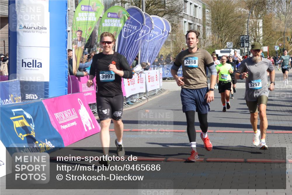 12.04.2026 - 45. Internationalen Wilhelmsburger Insellauf Strokosch-Dieckow http://msf.ph/oto/9465686 12.04.2026 10:58:34 Ziel 3997, 2818, 3257, 2499, 2194 meine-sportfotos.de