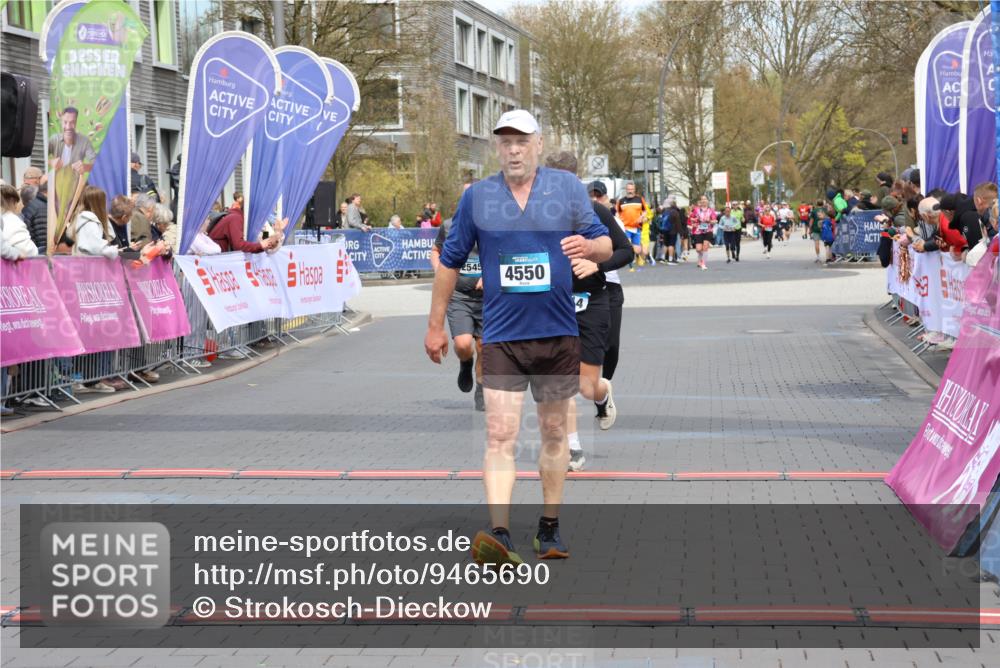 12.04.2026 - 45. Internationalen Wilhelmsburger Insellauf Strokosch-Dieckow http://msf.ph/oto/9465690 12.04.2026 13:12:49 Ziel 4850, 4550, 3914, 2545, 3352, 3348 meine-sportfotos.de