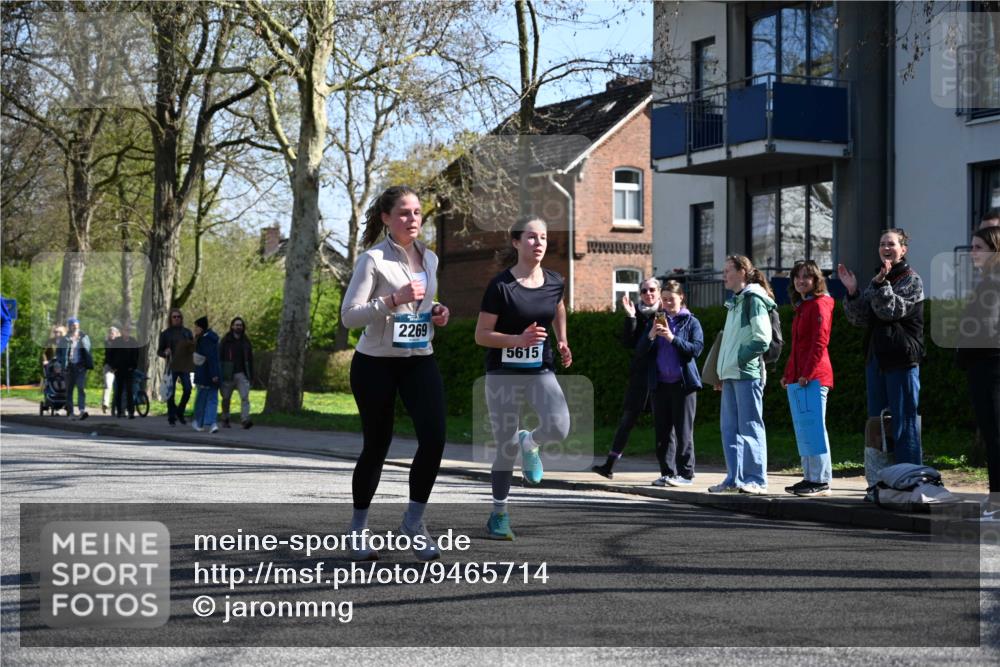 12.04.2026 - 45. Internationalen Wilhelmsburger Insellauf J. Mangold http://msf.ph/oto/9465714 12.04.2026 10:58:52 Ziel 2989, 3825, 5615, 3150, 2269, 5366, 3044, 3045, 3582, 4896, 2308, 5419, 2931, 2930 meine-sportfotos.de