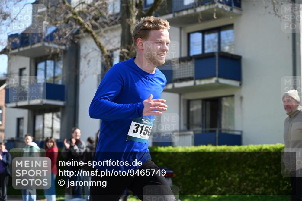 12.04.2026 - 45. Internationalen Wilhelmsburger Insellauf J. Mangold http://msf.ph/oto/9465749 12.04.2026 10:58:54 Ziel 2989, 3825, 5615, 3150, 2269, 5366, 5366, 3044, 3045, 3582, 4896, 2308, 5419, 2931, 2930, 4004 meine-sportfotos.de