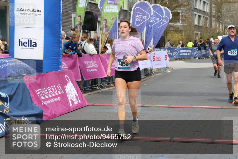 12.04.2026 - 45. Internationalen Wilhelmsburger Insellauf Strokosch-Dieckow http://msf.ph/oto/9465752 12.04.2026 13:12:47 Ziel 4850, 4550, 3914, 2545, 3352 meine-sportfotos.de