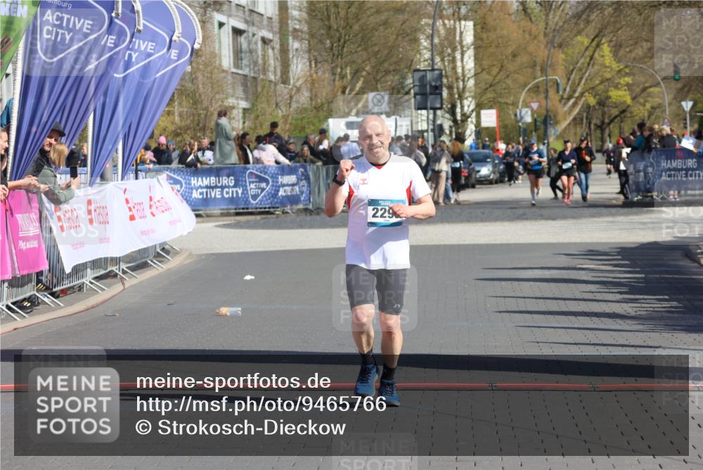 12.04.2026 - 45. Internationalen Wilhelmsburger Insellauf Strokosch-Dieckow http://msf.ph/oto/9465766 12.04.2026 11:16:15 Ziel 2295 meine-sportfotos.de