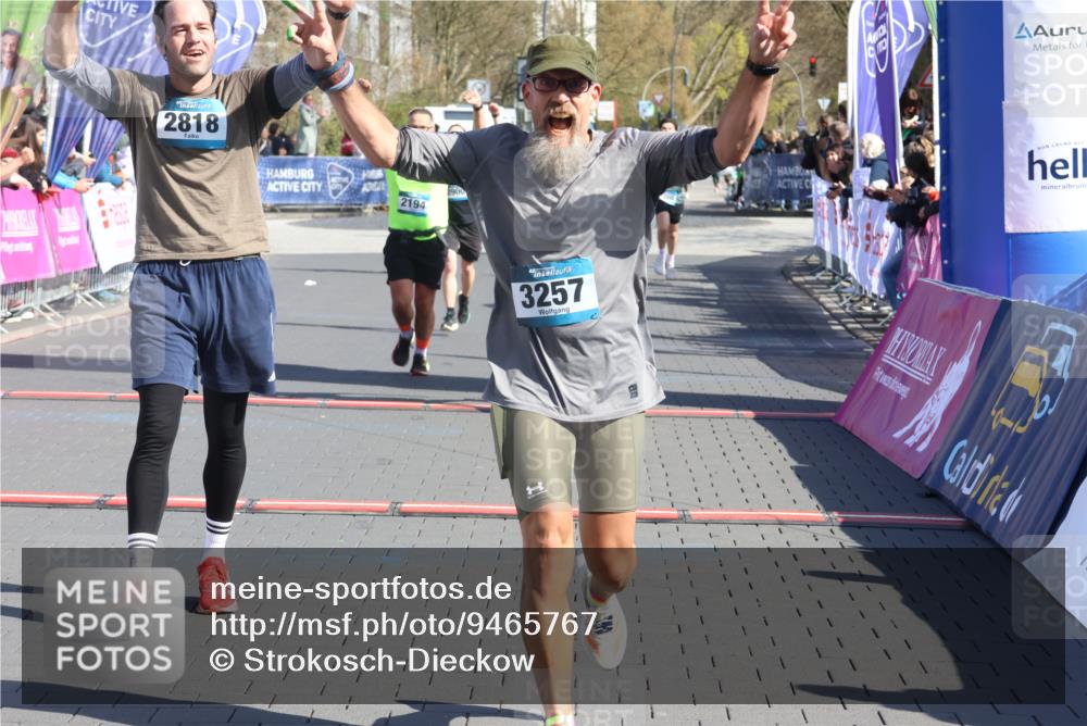 12.04.2026 - 45. Internationalen Wilhelmsburger Insellauf Strokosch-Dieckow http://msf.ph/oto/9465767 12.04.2026 10:58:36 Ziel 3997, 2818, 3257, 2499, 2194, 2900 meine-sportfotos.de