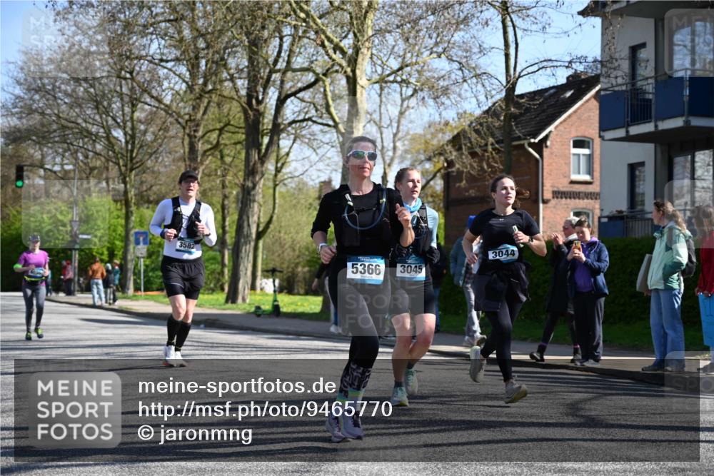 12.04.2026 - 45. Internationalen Wilhelmsburger Insellauf J. Mangold http://msf.ph/oto/9465770 12.04.2026 10:59:07 Ziel 5366, 3044, 3045, 3582, 4896, 2308, 2308, 5419, 2931, 2930, 4004, 2858, 2858, 5699, 5698, 4101, 2529, 3194 meine-sportfotos.de