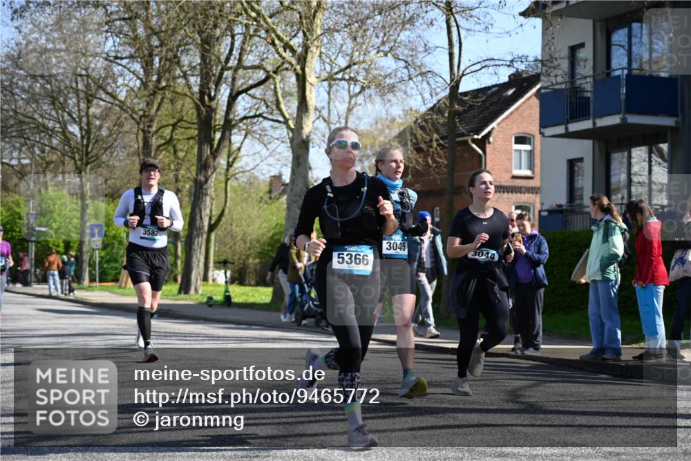 12.04.2026 - 45. Internationalen Wilhelmsburger Insellauf J. Mangold http://msf.ph/oto/9465772 12.04.2026 10:59:07 Ziel 5366, 3044, 3045, 3582, 4896, 2308, 2308, 5419, 2931, 2930, 4004, 2858, 2858, 5699, 5698, 4101, 2529, 3194 meine-sportfotos.de