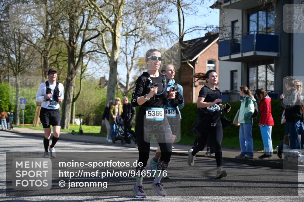 12.04.2026 - 45. Internationalen Wilhelmsburger Insellauf J. Mangold http://msf.ph/oto/9465776 12.04.2026 10:59:07 Ziel 5366, 3044, 3045, 3582, 4896, 2308, 2308, 5419, 2931, 2930, 4004, 2858, 2858, 5699, 5698, 4101, 2529, 3194 meine-sportfotos.de