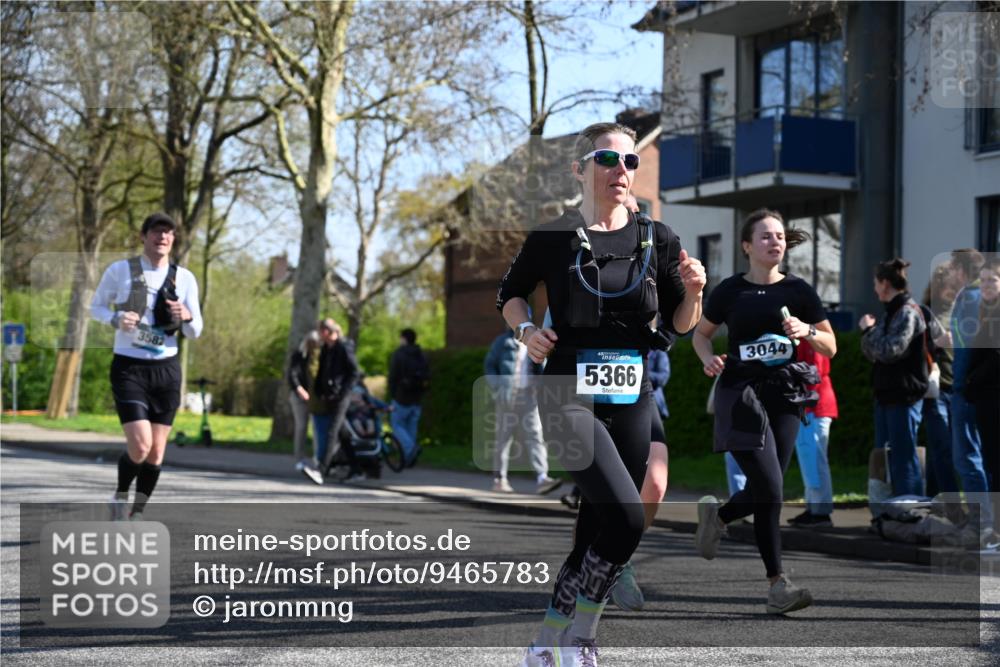 12.04.2026 - 45. Internationalen Wilhelmsburger Insellauf J. Mangold http://msf.ph/oto/9465783 12.04.2026 10:59:07 Ziel 5366, 3044, 3045, 3582, 4896, 2308, 2308, 5419, 2931, 2930, 4004, 2858, 2858, 5699, 5698, 4101, 2529, 3194 meine-sportfotos.de