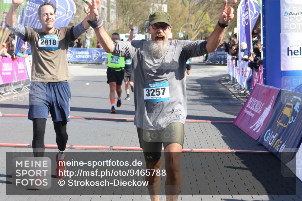 12.04.2026 - 45. Internationalen Wilhelmsburger Insellauf Strokosch-Dieckow http://msf.ph/oto/9465788 12.04.2026 10:58:36 Ziel 3997, 2818, 3257, 2499, 2194, 2900 meine-sportfotos.de