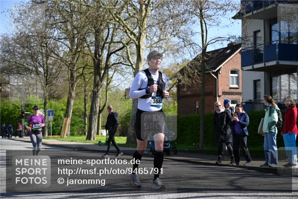 12.04.2026 - 45. Internationalen Wilhelmsburger Insellauf J. Mangold http://msf.ph/oto/9465791 12.04.2026 10:59:08 Ziel 5366, 3044, 3045, 3582, 4896, 2308, 5419, 2931, 2930, 4004, 2858, 5699, 5698, 4101, 2529, 3194 meine-sportfotos.de