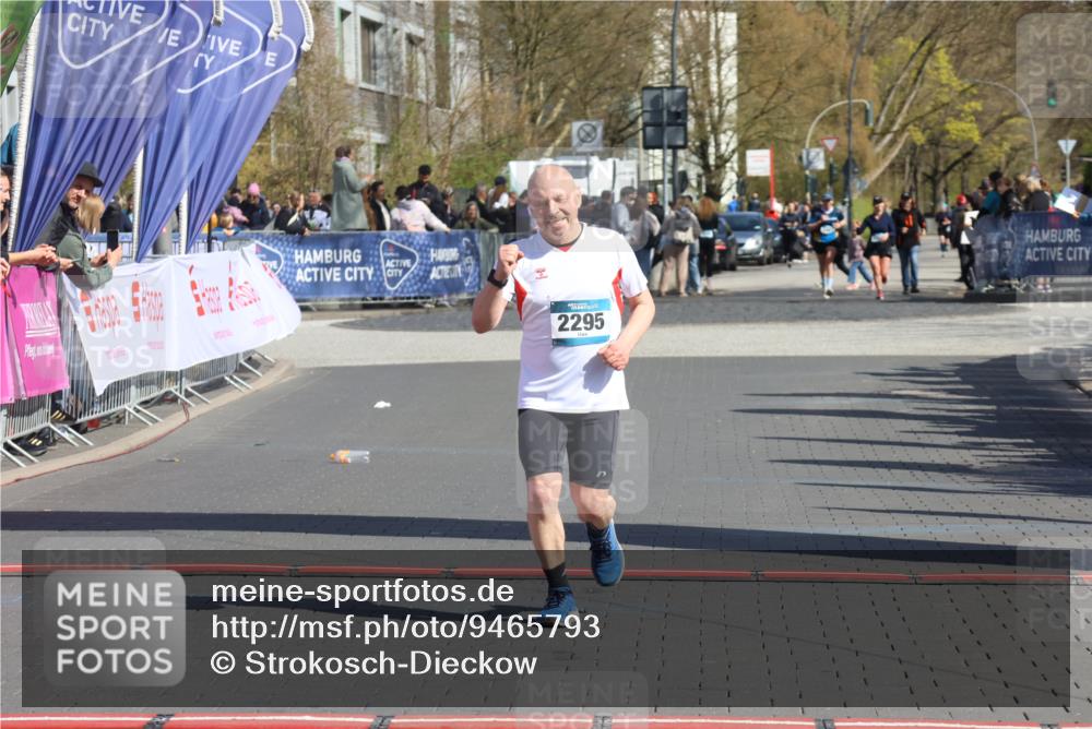 12.04.2026 - 45. Internationalen Wilhelmsburger Insellauf Strokosch-Dieckow http://msf.ph/oto/9465793 12.04.2026 11:16:15 Ziel 2295 meine-sportfotos.de