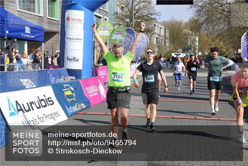 12.04.2026 - 45. Internationalen Wilhelmsburger Insellauf Strokosch-Dieckow http://msf.ph/oto/9465794 12.04.2026 10:58:42 Ziel 2194, 2900, 3260, 3568, 4352, 4215, 4394 meine-sportfotos.de