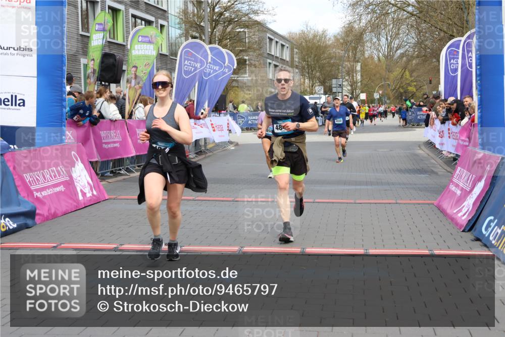 12.04.2026 - 45. Internationalen Wilhelmsburger Insellauf Strokosch-Dieckow http://msf.ph/oto/9465797 12.04.2026 13:12:43 Ziel 4847, 4846, 4850, 4550 meine-sportfotos.de