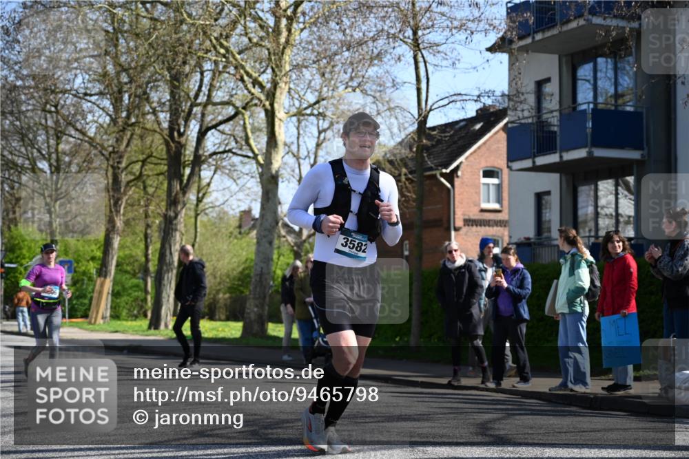 12.04.2026 - 45. Internationalen Wilhelmsburger Insellauf J. Mangold http://msf.ph/oto/9465798 12.04.2026 10:59:09 Ziel 5366, 3044, 3045, 3582, 4896, 2308, 5419, 2931, 2930, 4004, 2858, 5699, 5698, 4101, 2529, 3194 meine-sportfotos.de