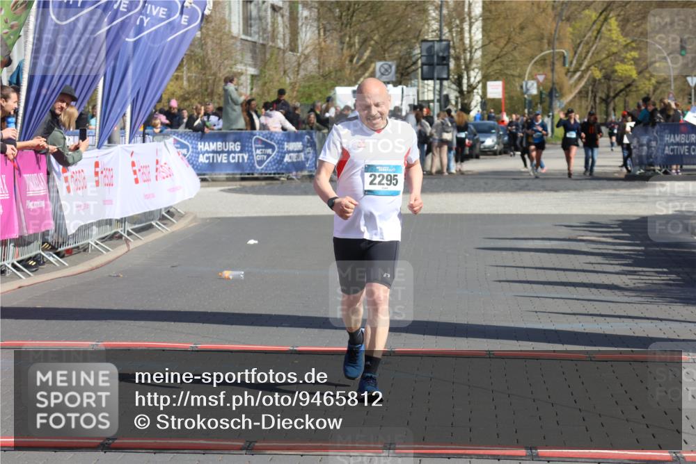 12.04.2026 - 45. Internationalen Wilhelmsburger Insellauf Strokosch-Dieckow http://msf.ph/oto/9465812 12.04.2026 11:16:15 Ziel 2295 meine-sportfotos.de