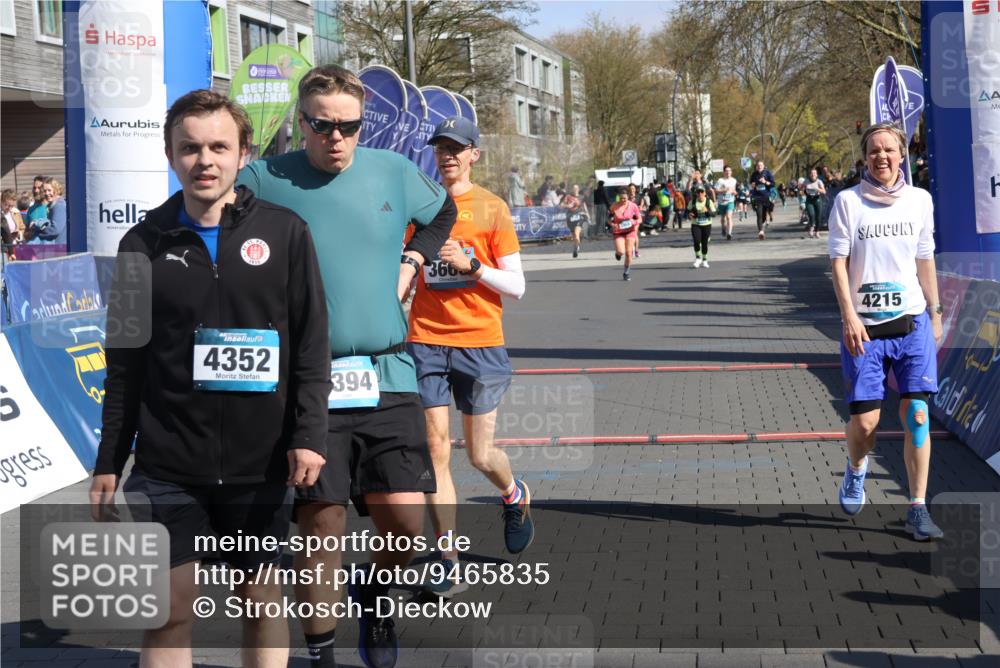 12.04.2026 - 45. Internationalen Wilhelmsburger Insellauf Strokosch-Dieckow http://msf.ph/oto/9465835 12.04.2026 10:58:50 Ziel 4394, 3665 meine-sportfotos.de