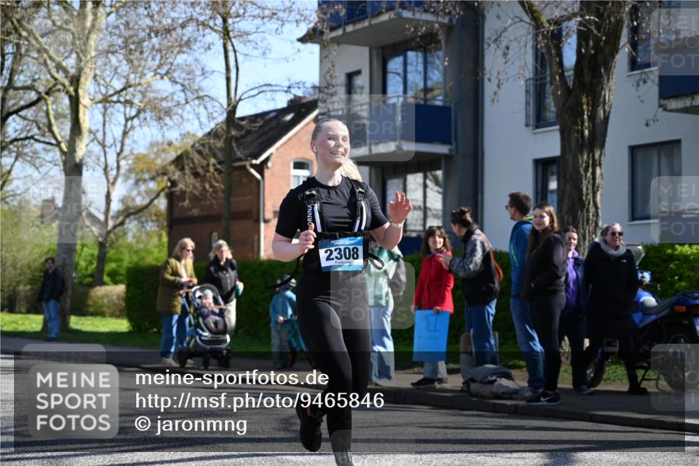 12.04.2026 - 45. Internationalen Wilhelmsburger Insellauf J. Mangold http://msf.ph/oto/9465846 12.04.2026 10:59:18 Ziel 5366, 3044, 3045, 3582, 4896, 2308, 5419, 2931, 2930, 4004, 4004, 2858, 5699, 5698, 4101, 2529, 2529, 3194, 3367, 3468, 2665 meine-sportfotos.de