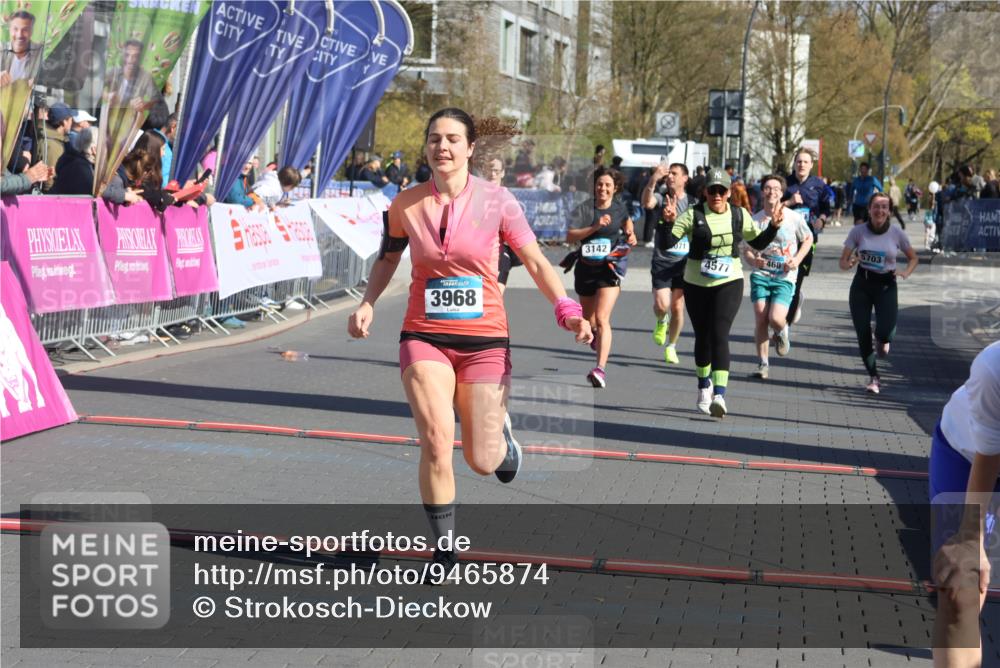 12.04.2026 - 45. Internationalen Wilhelmsburger Insellauf Strokosch-Dieckow http://msf.ph/oto/9465874 12.04.2026 10:58:55 Ziel 3968, 4577, 5703, 3142, 5468, 3140 meine-sportfotos.de