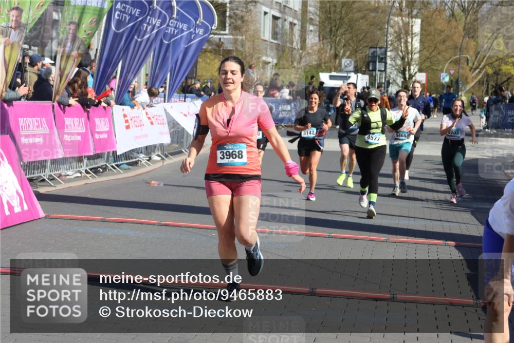 12.04.2026 - 45. Internationalen Wilhelmsburger Insellauf Strokosch-Dieckow http://msf.ph/oto/9465883 12.04.2026 10:58:55 Ziel 3968, 4577, 5703, 3142, 5468, 3140 meine-sportfotos.de