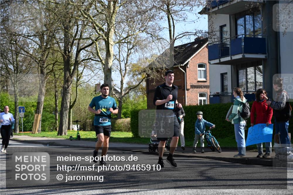 12.04.2026 - 45. Internationalen Wilhelmsburger Insellauf J. Mangold http://msf.ph/oto/9465910 12.04.2026 10:59:26 Ziel 4896, 2308, 5419, 2931, 2930, 4004, 2858, 5699, 5698, 4101, 2529, 3194, 3367, 3468, 2665, 2988, 4289, 3723, 3797, 3727 meine-sportfotos.de