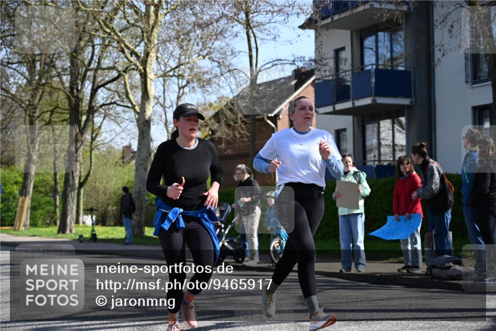 12.04.2026 - 45. Internationalen Wilhelmsburger Insellauf J. Mangold http://msf.ph/oto/9465917 12.04.2026 10:59:31 Ziel 2308, 5419, 2931, 2930, 4004, 2858, 5699, 5698, 4101, 2529, 3194, 3194, 3367, 3468, 2665, 2988, 4289, 3723, 3797, 3727, 2166 meine-sportfotos.de