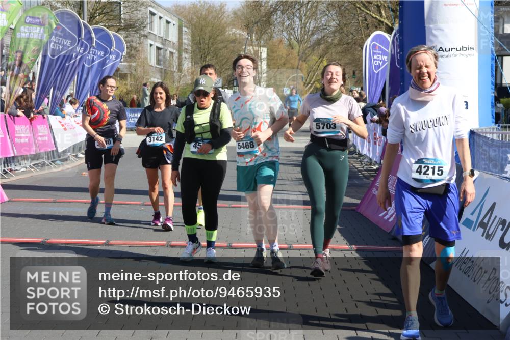 12.04.2026 - 45. Internationalen Wilhelmsburger Insellauf Strokosch-Dieckow http://msf.ph/oto/9465935 12.04.2026 10:58:59 Ziel 3968, 4577, 5703, 3142, 5468, 3140, 4071, 2553 meine-sportfotos.de