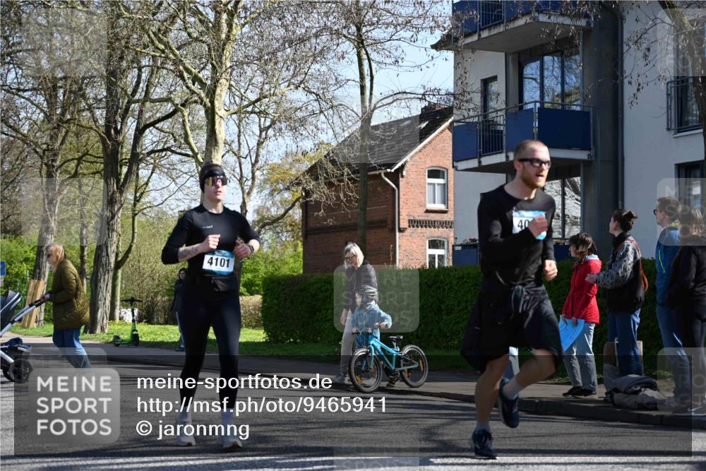 12.04.2026 - 45. Internationalen Wilhelmsburger Insellauf J. Mangold http://msf.ph/oto/9465941 12.04.2026 10:59:35 Ziel 5419, 2931, 2930, 4004, 2858, 5699, 5698, 4101, 2529, 3194, 3367, 3468, 2665, 2988, 4289, 3723, 3797, 3727, 2166 meine-sportfotos.de