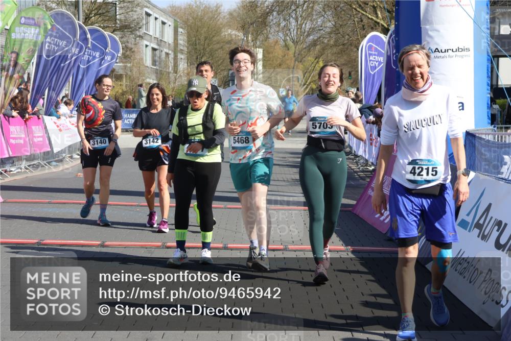 12.04.2026 - 45. Internationalen Wilhelmsburger Insellauf Strokosch-Dieckow http://msf.ph/oto/9465942 12.04.2026 10:58:59 Ziel 3968, 4577, 5703, 3142, 5468, 3140, 4071, 2553 meine-sportfotos.de