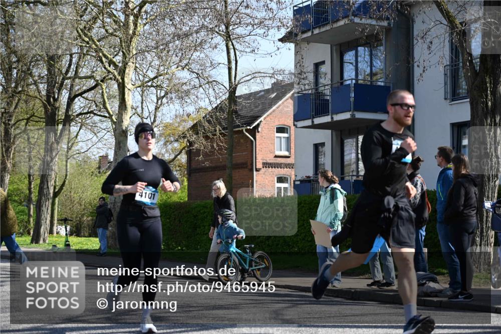 12.04.2026 - 45. Internationalen Wilhelmsburger Insellauf J. Mangold http://msf.ph/oto/9465945 12.04.2026 10:59:35 Ziel 5419, 2931, 2930, 4004, 2858, 5699, 5698, 4101, 2529, 3194, 3367, 3468, 2665, 2988, 4289, 3723, 3797, 3727, 2166 meine-sportfotos.de