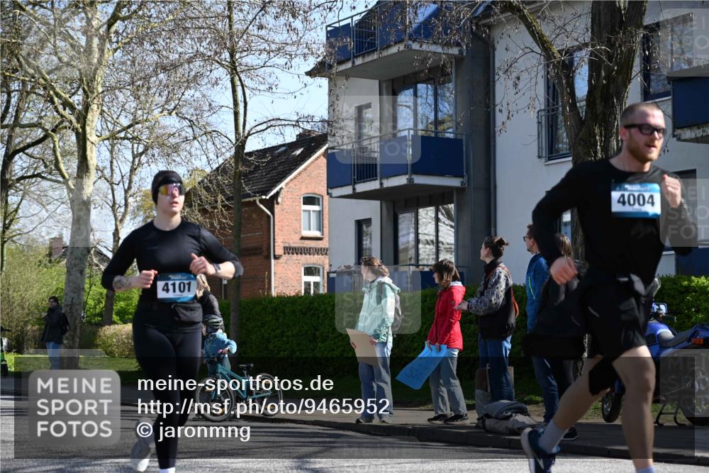 12.04.2026 - 45. Internationalen Wilhelmsburger Insellauf J. Mangold http://msf.ph/oto/9465952 12.04.2026 10:59:36 Ziel 5419, 2931, 2930, 4004, 2858, 5699, 5698, 4101, 2529, 3194, 3367, 3468, 2665, 2988, 4289, 3723, 3797, 3727, 3727, 2166, 2977, 4107 meine-sportfotos.de