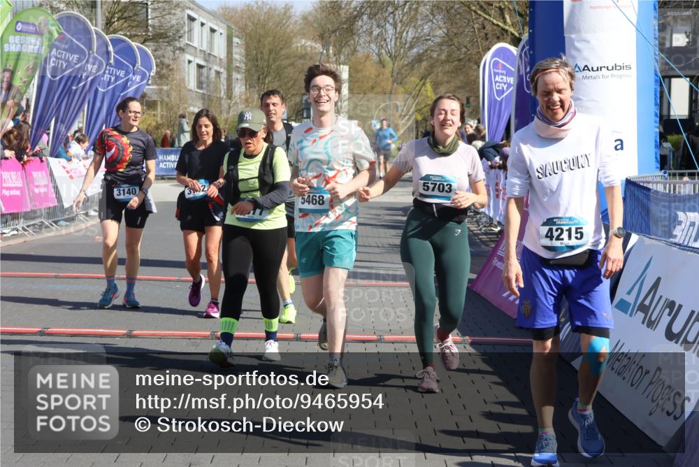 12.04.2026 - 45. Internationalen Wilhelmsburger Insellauf Strokosch-Dieckow http://msf.ph/oto/9465954 12.04.2026 10:58:59 Ziel 3968, 4577, 5703, 3142, 5468, 3140, 4071, 2553 meine-sportfotos.de