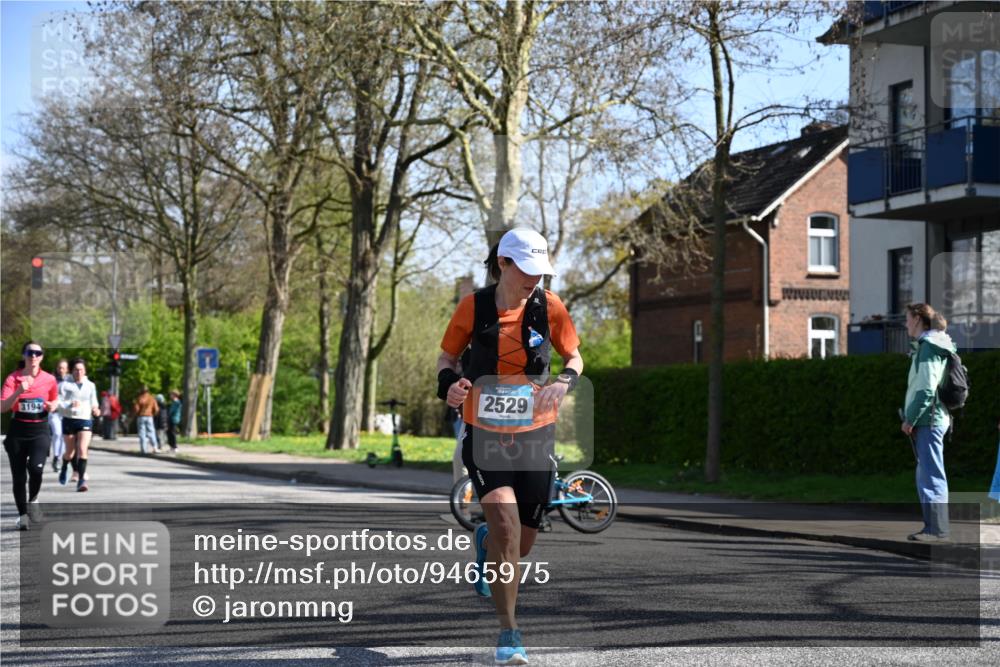 12.04.2026 - 45. Internationalen Wilhelmsburger Insellauf J. Mangold http://msf.ph/oto/9465975 12.04.2026 10:59:38 Ziel 5419, 2931, 2930, 4004, 2858, 5699, 5698, 4101, 2529, 3194, 3367, 3468, 2665, 2988, 4289, 3723, 3797, 3727, 2166, 2977, 4107, 4152 meine-sportfotos.de