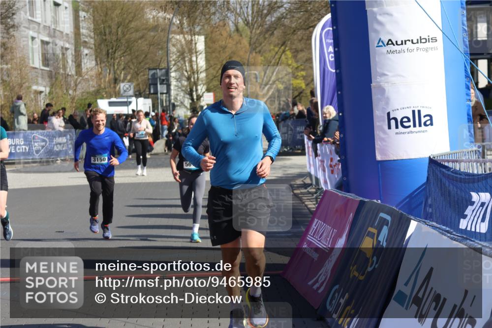 12.04.2026 - 45. Internationalen Wilhelmsburger Insellauf Strokosch-Dieckow http://msf.ph/oto/9465985 12.04.2026 10:59:11 Ziel 2989, 3825, 5615, 3150 meine-sportfotos.de
