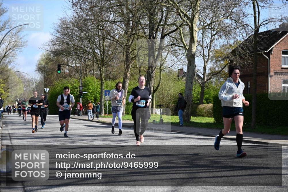 12.04.2026 - 45. Internationalen Wilhelmsburger Insellauf J. Mangold http://msf.ph/oto/9465999 12.04.2026 10:59:44 Ziel 2858, 5699, 5698, 4101, 2529, 3194, 3367, 3468, 2665, 2988, 4289, 3723, 2988, 4289, 3723, 3797, 3727, 2166, 2977, 4107, 4152, 2646, 4991, 4993 meine-sportfotos.de
