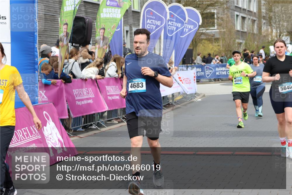 12.04.2026 - 45. Internationalen Wilhelmsburger Insellauf Strokosch-Dieckow http://msf.ph/oto/9466019 12.04.2026 13:12:21 Ziel 3138, 5402, 2136, 4683, 5640, 4480, 4987, 2445 meine-sportfotos.de