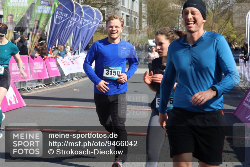 12.04.2026 - 45. Internationalen Wilhelmsburger Insellauf Strokosch-Dieckow http://msf.ph/oto/9466042 12.04.2026 10:59:14 Ziel 2989, 3825, 5615, 3150 meine-sportfotos.de