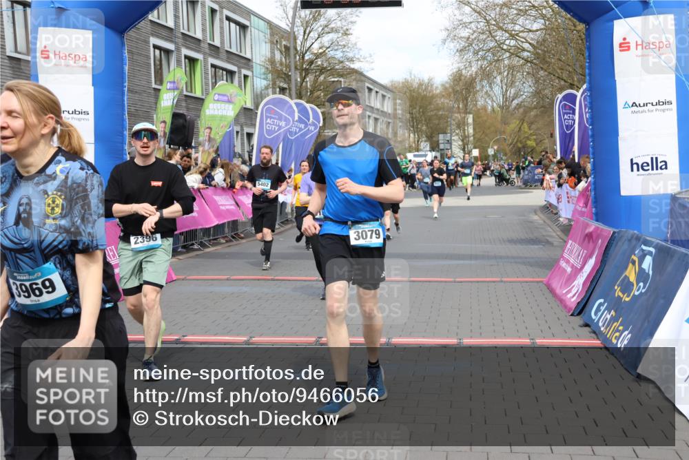 12.04.2026 - 45. Internationalen Wilhelmsburger Insellauf Strokosch-Dieckow http://msf.ph/oto/9466056 12.04.2026 13:12:17 Ziel 2396, 3079, 3138, 5402, 2136, 4683 meine-sportfotos.de