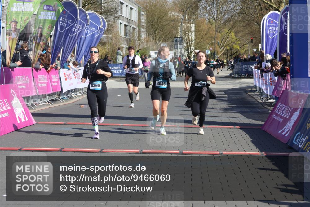 12.04.2026 - 45. Internationalen Wilhelmsburger Insellauf Strokosch-Dieckow http://msf.ph/oto/9466069 12.04.2026 10:59:34 Ziel 5366, 3044, 3045, 3582 meine-sportfotos.de