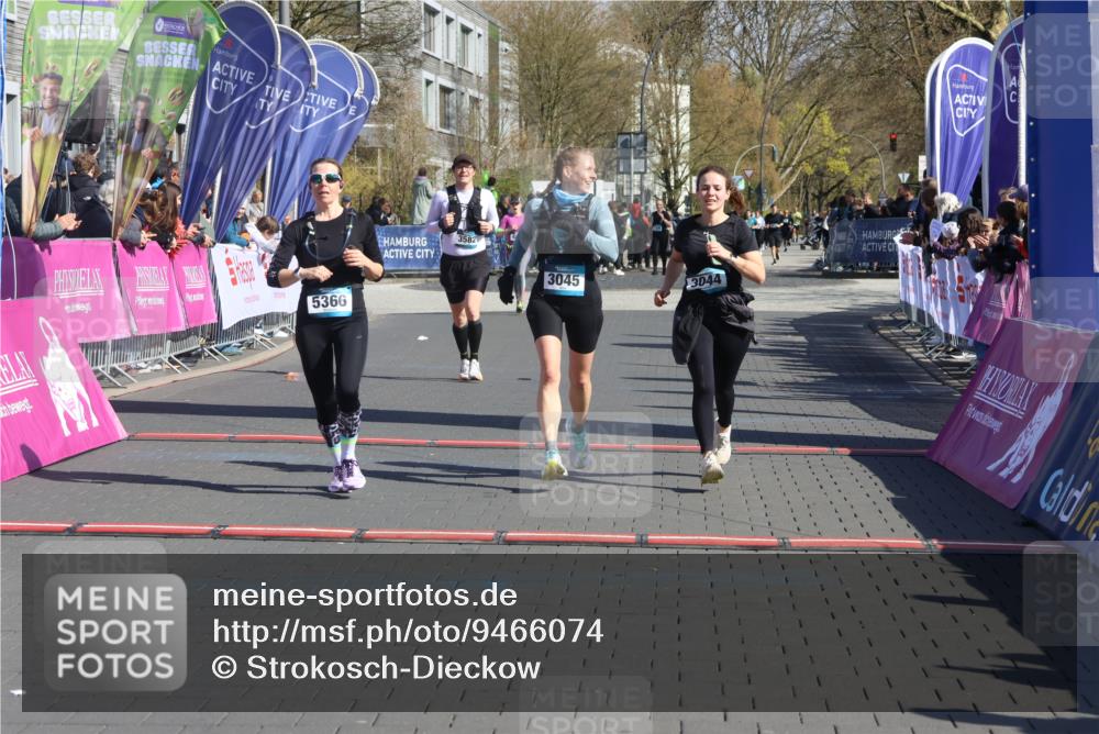 12.04.2026 - 45. Internationalen Wilhelmsburger Insellauf Strokosch-Dieckow http://msf.ph/oto/9466074 12.04.2026 10:59:34 Ziel 5366, 3044, 3045, 3582 meine-sportfotos.de