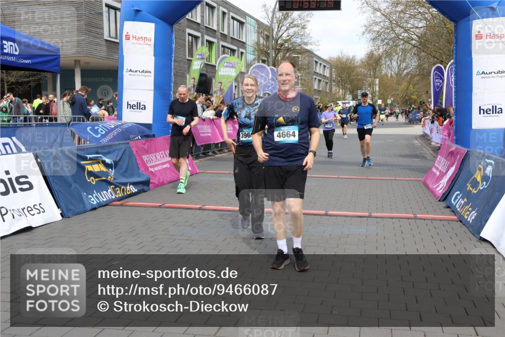 12.04.2026 - 45. Internationalen Wilhelmsburger Insellauf Strokosch-Dieckow http://msf.ph/oto/9466087 12.04.2026 13:12:14 Ziel 4730, 3969, 3055, 4664, 2396, 3079, 3138, 5402 meine-sportfotos.de